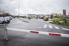 Parking de la zone commerciale de Brive, face au Crescendo, le 11 novembre 2025. 